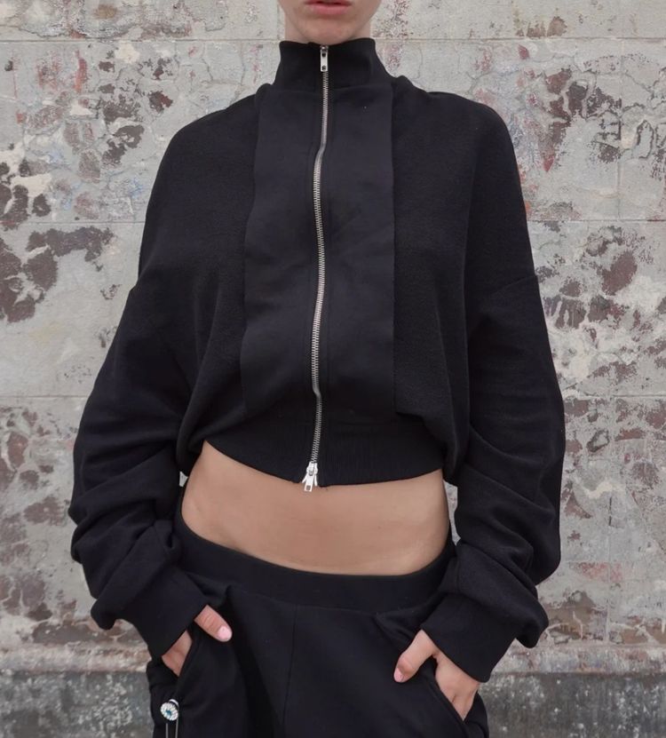 KL - Upside down jumper black